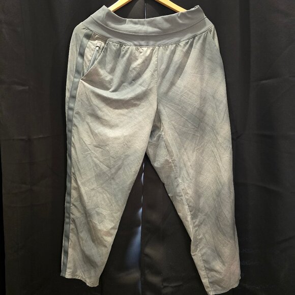 ATHLETA  Capri PANTS- size 12 - Picture 1 of 5